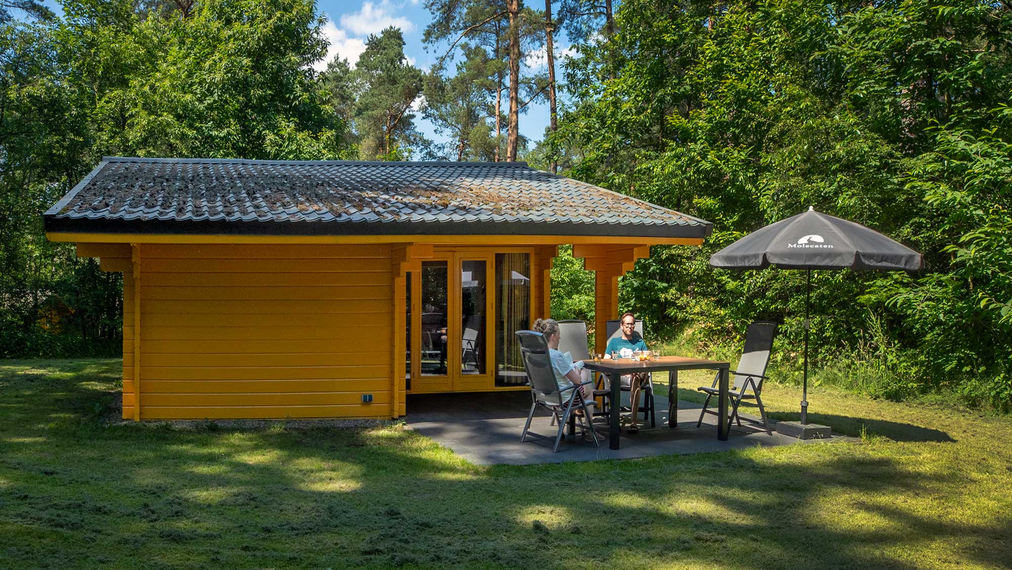 Porno parilar koz qisadi Chekish xonasida jinsiy aloqani tomosha qiling